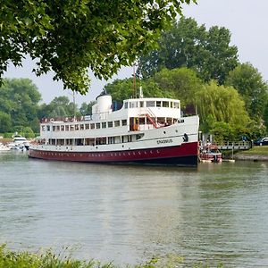 Bed and Breakfast De Logeerboot Дордрехт Exterior photo