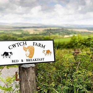 Bed and Breakfast Cwtch Farm Bed & Breakfast Ystalyfera Exterior photo