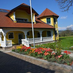 Privatzimmer Marina Фелькермаркт Exterior photo