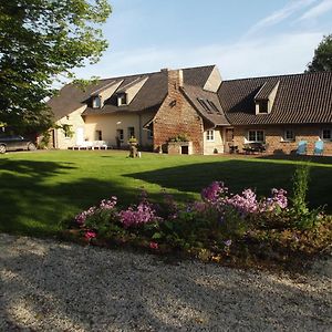 Bed and Breakfast Au Bonheur Frontalier Steenvoorde Exterior photo