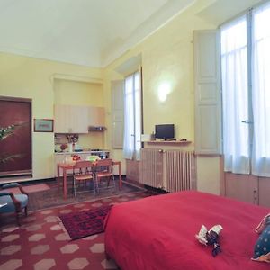 Cozy Apartment In Palazzo Malaspina П'яченца Exterior photo