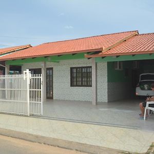 Casa Confortavel Na Praia Сан-Франсіску-ду-Сул Exterior photo