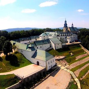 Bed and Breakfast Karczowka Klasztor Кельце Exterior photo