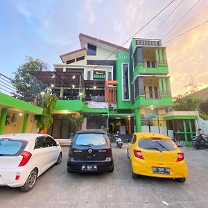 Готель Wisma Binanga Sudiang Exterior photo
