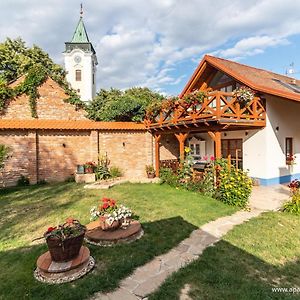 Апартаменти U Starenky Dolni Bojanovice Exterior photo