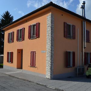 Готель Casa Yoghi Cadenazzo Exterior photo