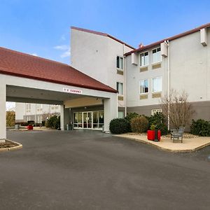 Red Roof Inn Plus+ Boston - Logan Соґас Exterior photo