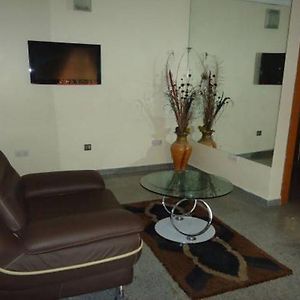 Room In Lodge - Waxride Residence Abuja Jabi Exterior photo