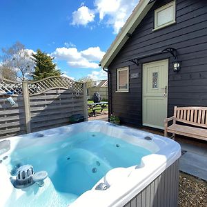 Вілла Saving Grace With Private Hot Tub Bawdeswell Exterior photo