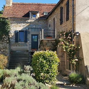 Bed and Breakfast Le Mas De Carrie Parisot  Exterior photo