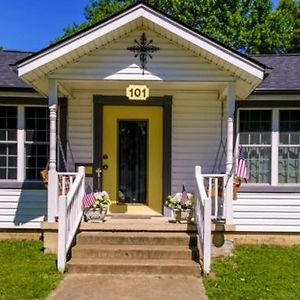 Historic Town Square Bungalow In Heart Of Brighton Атока Exterior photo