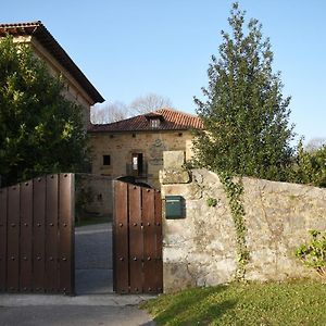 Impresionante Caserio Montanes Del Siglo XVII Entrambasaguas  Exterior photo