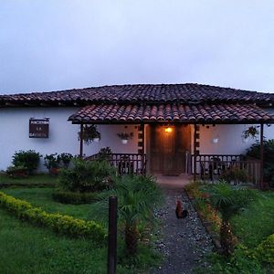 Вілла Hacienda Cafetera La Gaviota Chinchina Exterior photo