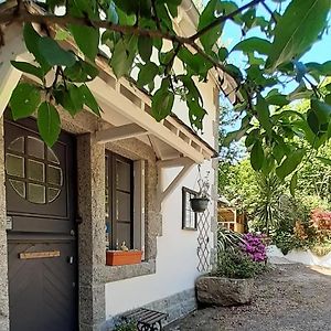 Bed and Breakfast Chambre D'Hotes De La Roche Tremblante Юельґоа Exterior photo