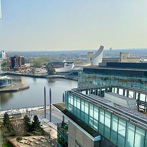 Апартаменти Media City Salford Quays Манчестер Exterior photo