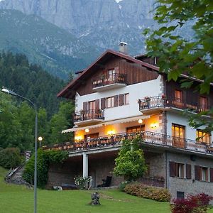 Albergo Ristorante Scanapa Кастьоне-делла-Презолана Exterior photo