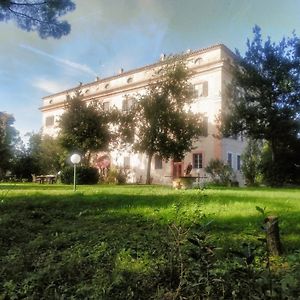 Palazzo 100 Finestre Suite D'Annunzio Brugnetto Exterior photo