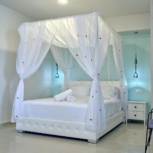 Epipleon Luxury Suites -101- Δωμάτιο 45Τμ Με Βεράντα 30Τμ Μπροστά Στη Θάλασσα Навпакт Exterior photo