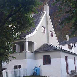 Вілла Fjordshelter- Cozy Townhouse Тисседаль Exterior photo