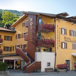 Hotel Ristorante Alla Nave Лавіс Exterior photo