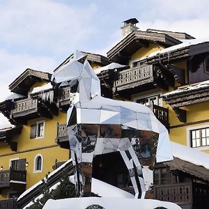 Готель Cheval Blanc Куршавель Exterior photo