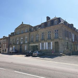 Готель Le Chateau Chateauponsac Exterior photo