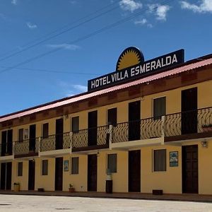 Hotel Y Restaurante Villa Esmeralda Реталулеу Exterior photo