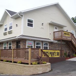 Price Pointe Inn Вокеша Exterior photo