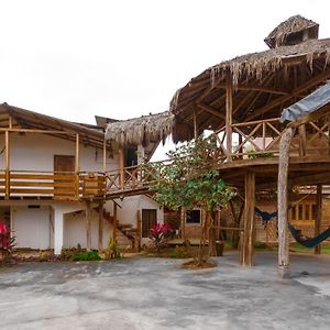 Hostal Tortuga Dorada Пуерто-Лопес Exterior photo