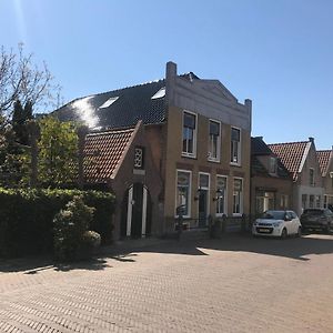 B&B Logeren Bij De Burgemeester Stad aan 't Haringvliet Exterior photo