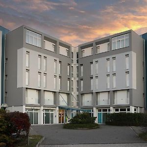 Hotels Campus Коллеккіо Exterior photo