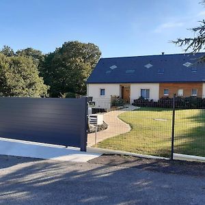 Bed and Breakfast Chambre D'Hotes Les Hortensias Saint-Jean-la-Poterie Exterior photo