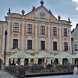 Hotel U Cerneho Orla Тельч Exterior photo