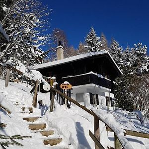 Вілла Charming Chalet With Panoramic View And Private Parking In Gruyere Грюєр Exterior photo