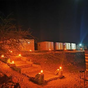 Готель Wadi Ghwere Camp مخيم وادي الغوير Feynan Exterior photo
