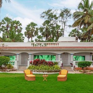 Stayvista'S Villa Bharat - Beachfront Serenity With A Spacious Lawn Мумбаї Exterior photo