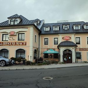 Hotel Bohemia Excellent Клаштерец-над-Огржі Exterior photo