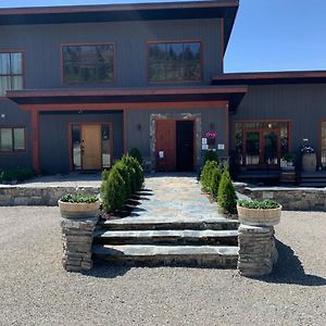 Wesbert Winery & Guest Suites Пентіктон Exterior photo