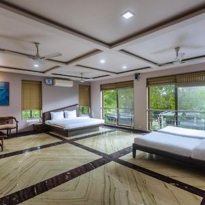 Saffronstays Aura, Alibaug - Luxury Pool Villa With A Game Room And Spacious Lawn Алібаґ Exterior photo