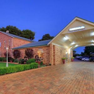 North Parkes Motel Exterior photo