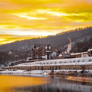 Готель Macara Lake Park Ґуба Exterior photo