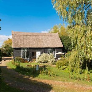 Вілла Deepwell Granary Is A Lovely Thatched Barn With Attached Meadow Woodland Buxhall Exterior photo