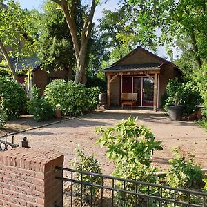 Bed and Breakfast The Walnut Tree Геллевутслейс Exterior photo