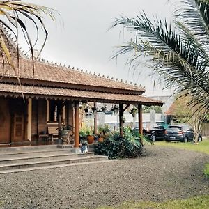 Villa Joglo Cimande Богор Exterior photo