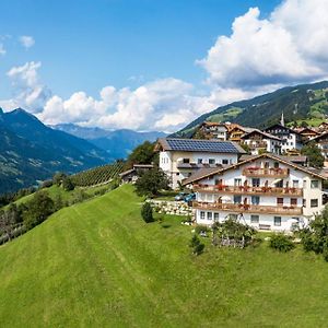 Gasserhof Garni & Apartment Шена Exterior photo