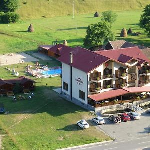 Hotel Carpathia Ремета Exterior photo