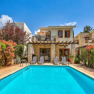 2 Bedroom Villa Destu With Private Pool And Golf Views, Aphrodite Hills Resort Куклія Exterior photo