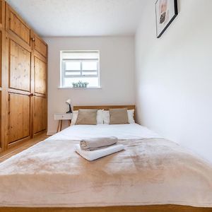 Stansted Airport & Bishops Stortford Town Centre Professional Apartment Бішопс-Стортфорд Exterior photo