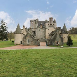 East Wing - Castle Fraser Інверурі Exterior photo