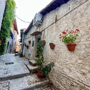 Вілла Storico Casa Di Pelegrini Poggio Moiano Exterior photo